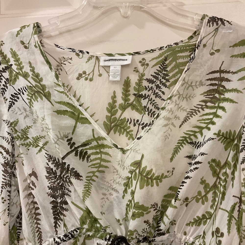 Lightweight Blouse, 55% Silk, 45% Cotton, White and Green Leaf Print, Sz 12 - Picture 2 of 13